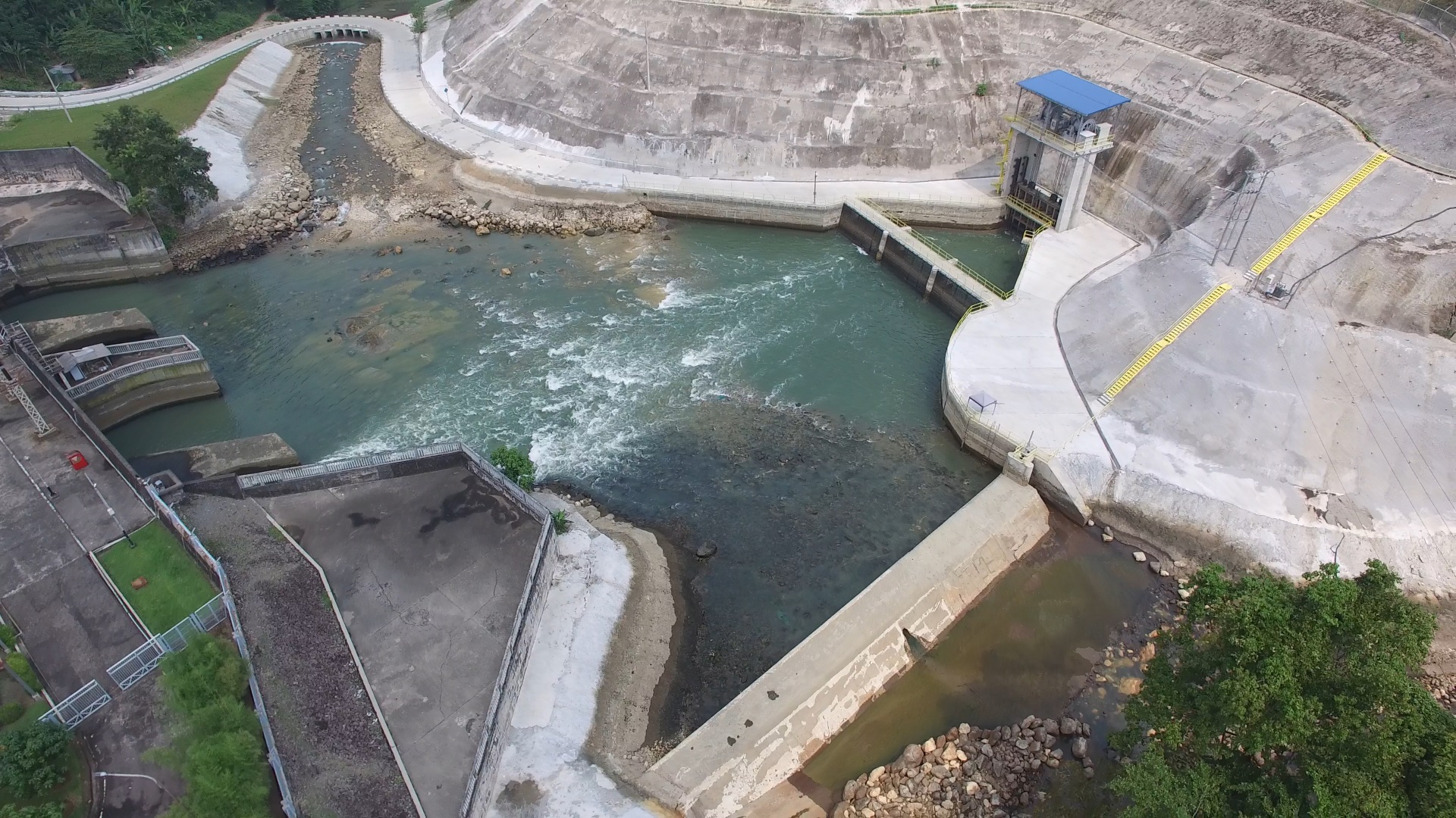 Weir